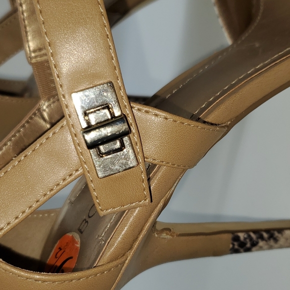 BCBG tan snake skinned heels. - Picture 3 of 5